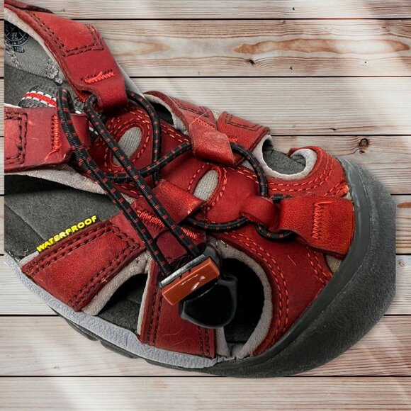 Keen Sandals Red/Black Size 5 - Picture 6 of 9